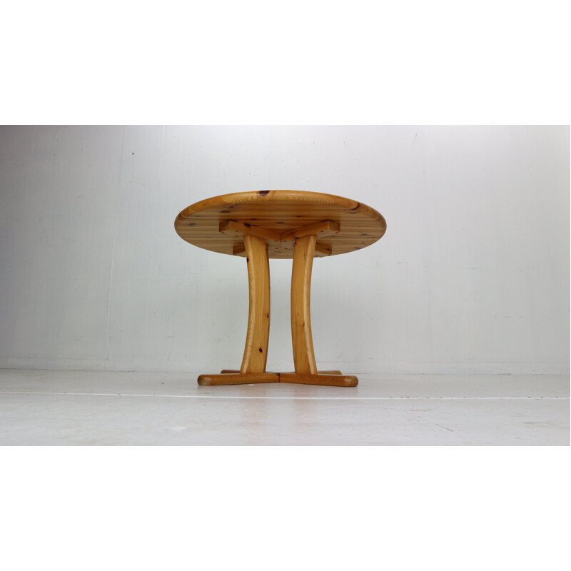 Vintage round solid pinewood dinning table, Denmark 1970s