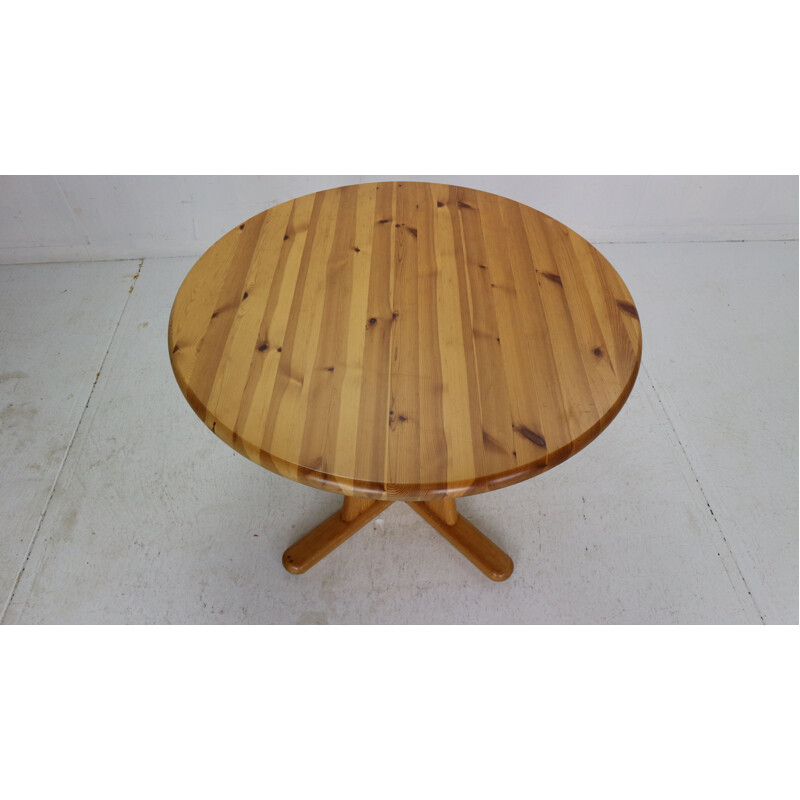 Vintage round solid pinewood dinning table, Denmark 1970s