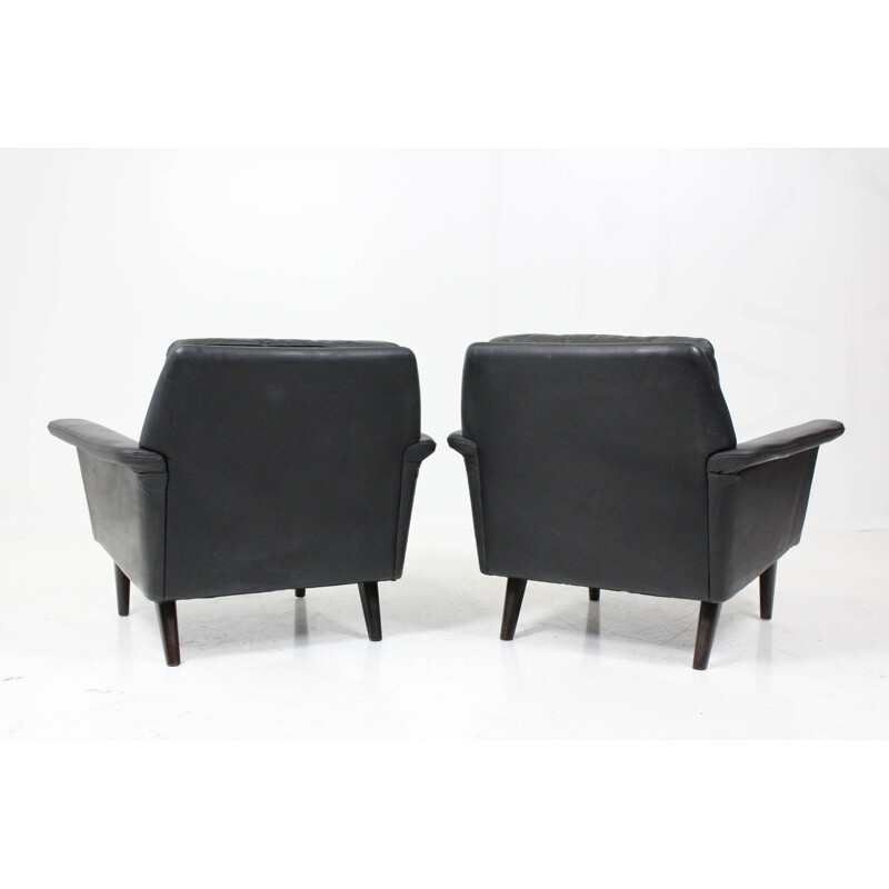 Lounge chairs in black leather, Hans OLSEN - 1960s