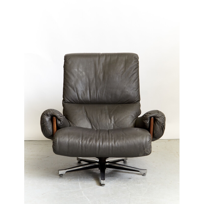 Vintage King armchair with ottoman by André Vandenbeuck for Strässle