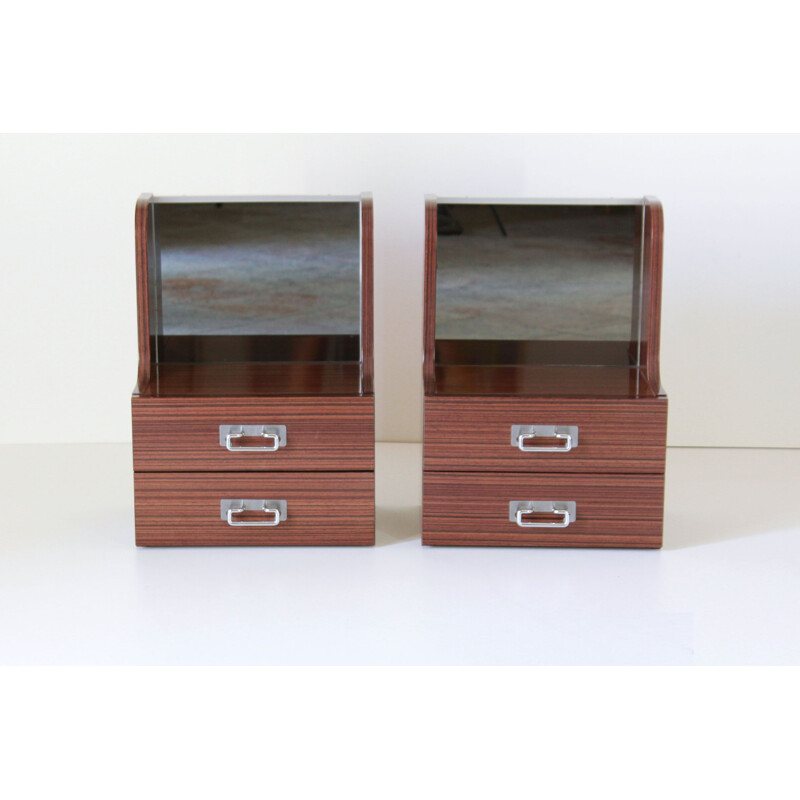 Coppia di tavolini vintage in legno con due cassetti, 1970