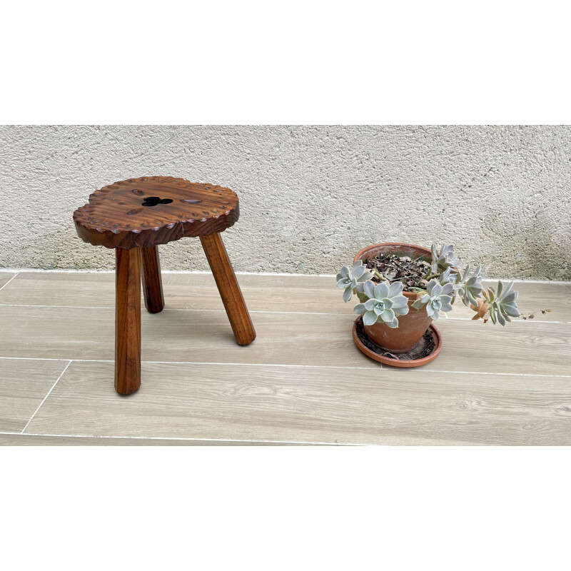 Vintage low tripod stool in solid wood, Spain
