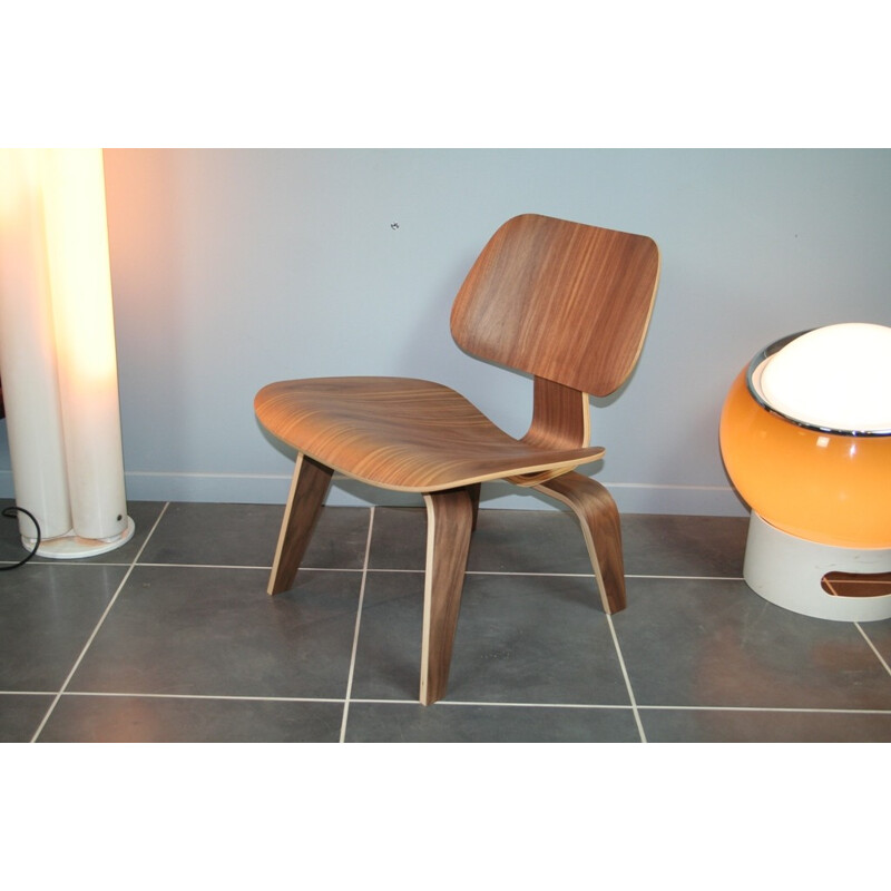 Herman Miller "LCW" chairs in walnut, Charles & Ray EAMES - 2000s