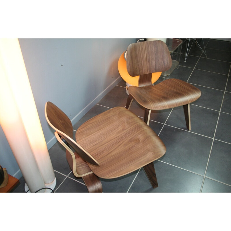 Herman Miller "LCW" chairs in walnut, Charles & Ray EAMES - 2000s