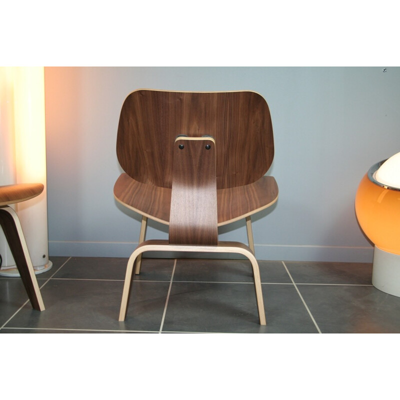 Herman Miller "LCW" chairs in walnut, Charles & Ray EAMES - 2000s