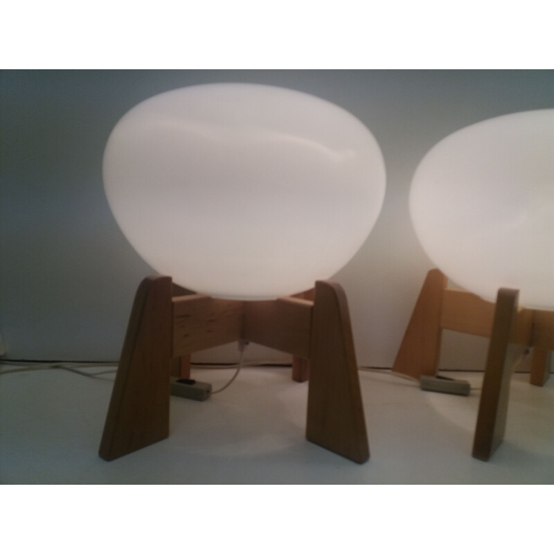 Paire de lampes vintage en verre opalin et bois pour Uluv, Tchécoslovaquie 1960