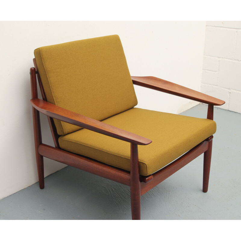 Vintage teakhouten fauteuil met mosterdgele stof van Arne Vodder, 1960