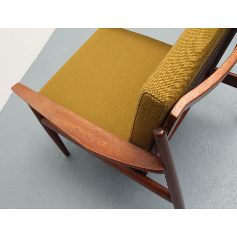 Vintage teakhouten fauteuil met mosterdgele stof van Arne Vodder, 1960