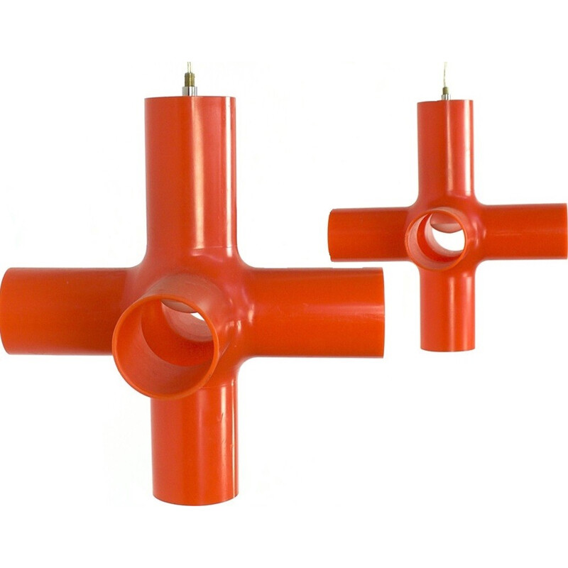 Paire de suspensions "crosslight S" en acrylique rouge, Jan MELIS & Ben OOSTRUM - 2000
