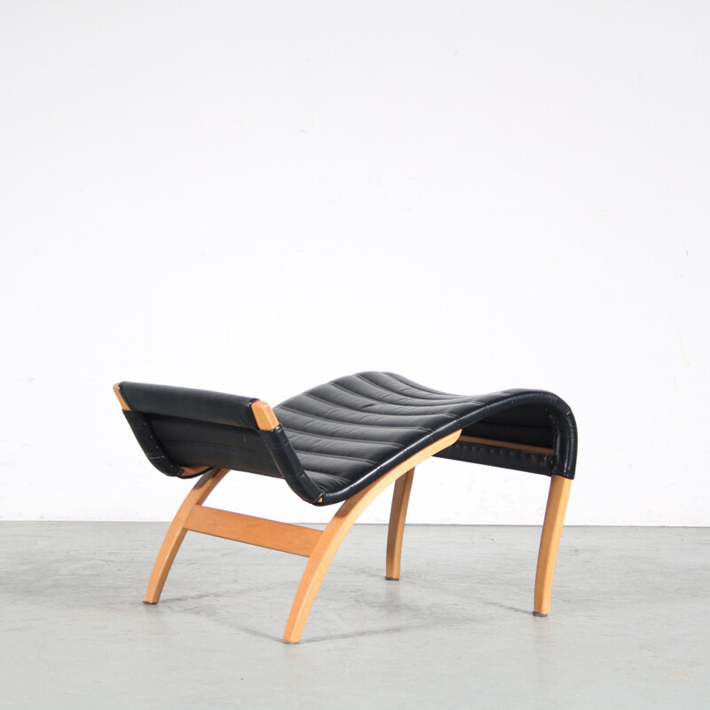 Fauteuil vintage "Pernilla" avec repose-pieds par Bruno Matthson, Suède 1960