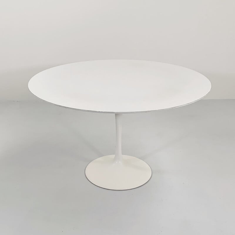 Vintage white Tulip dining table by Eero Saarinen for Knoll, 1960s