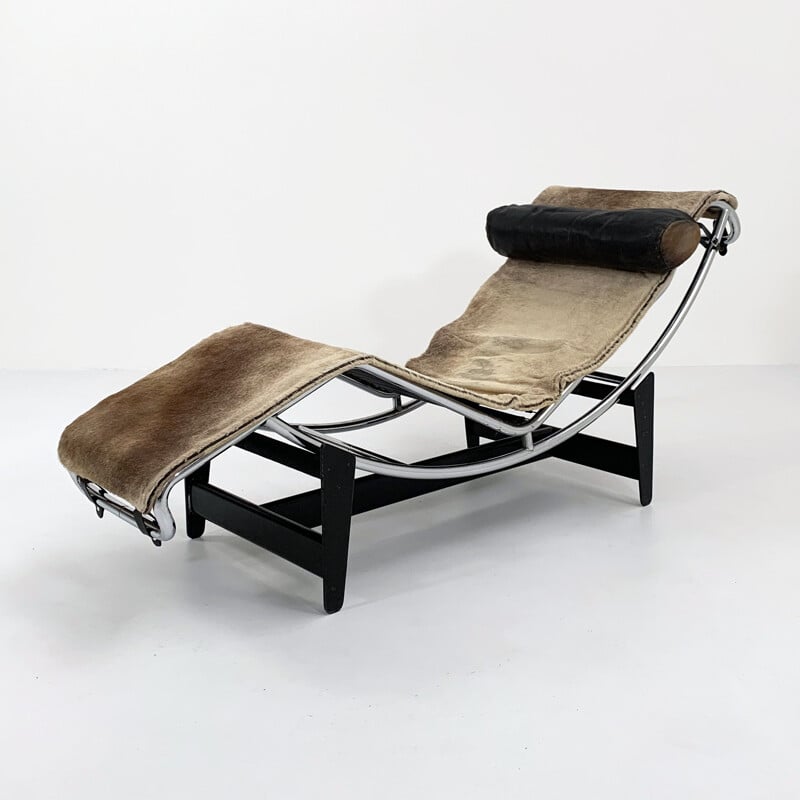Vintage serial 396 Pony Hide LC4 lounge chair by Le Corbusier for Cassina, 1960s
