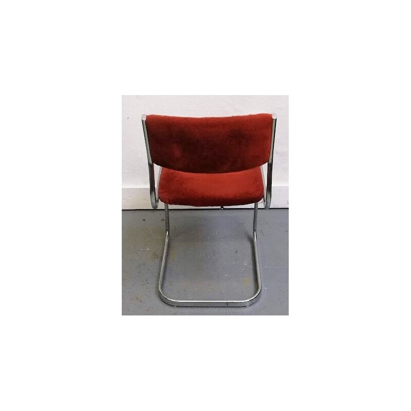 Vintage-Stuhl aus bordeauxrotem Pelz und Aluminium gemacht