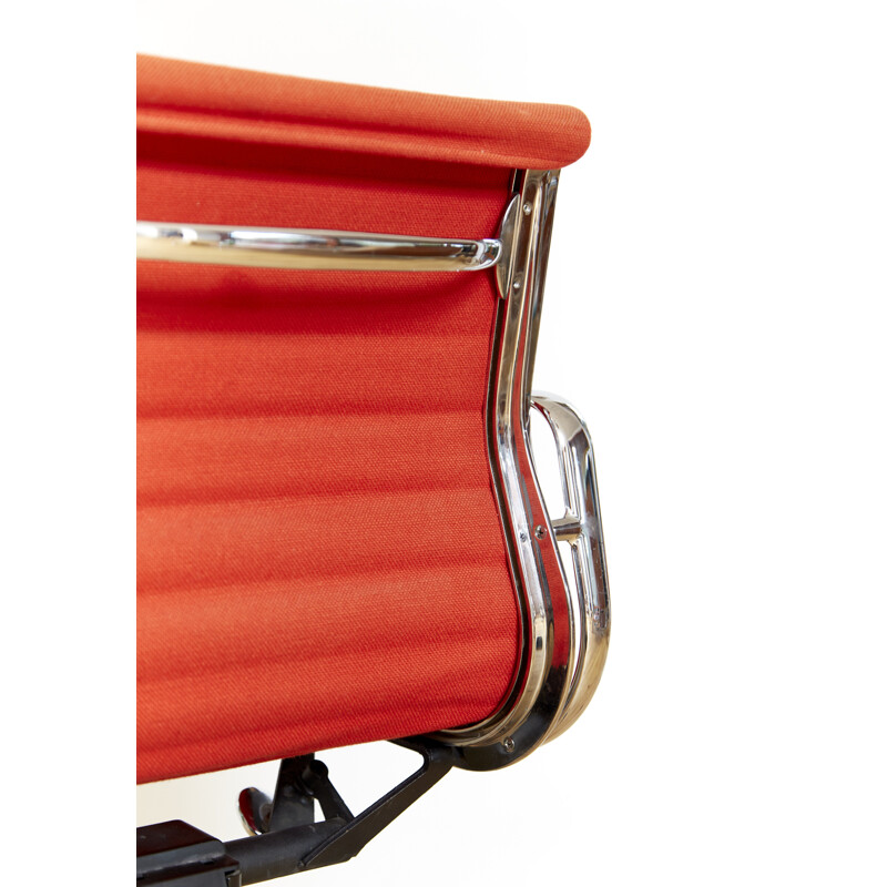 Vintage EA 117 desk chair orange-red by Charles & Ray Eames for Vitra