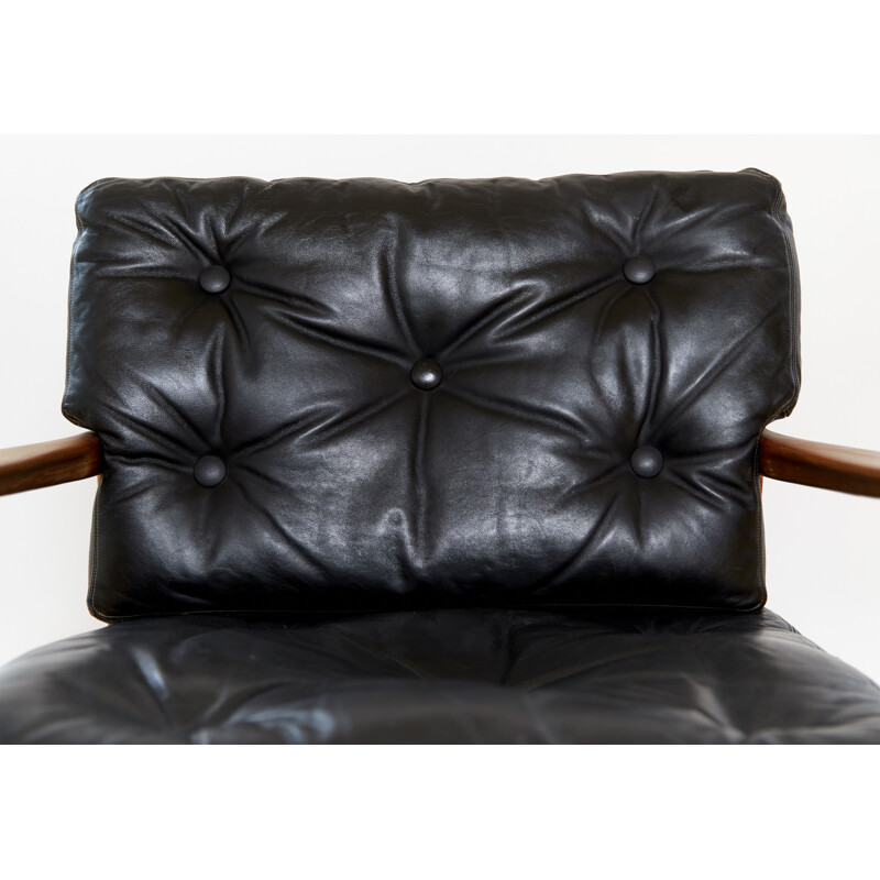 Sillón vintage de madera de cerezo y cuero negro de Eugen Schmidt para Soloform, Alemania