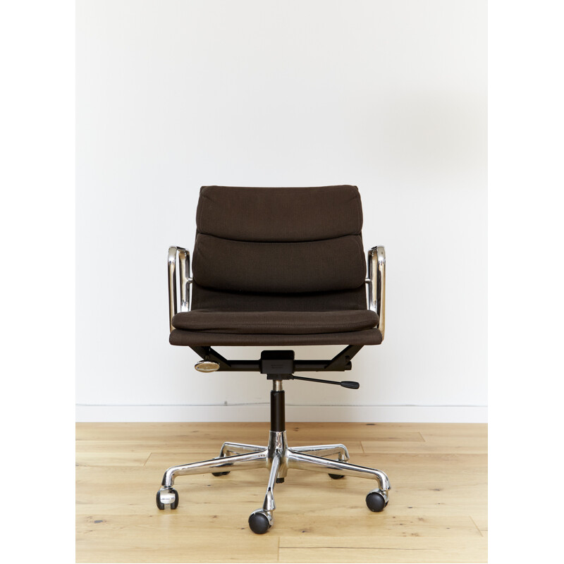 Vintage Ea217 office chair by Charles & Ray Eames for Herman MillerVitra