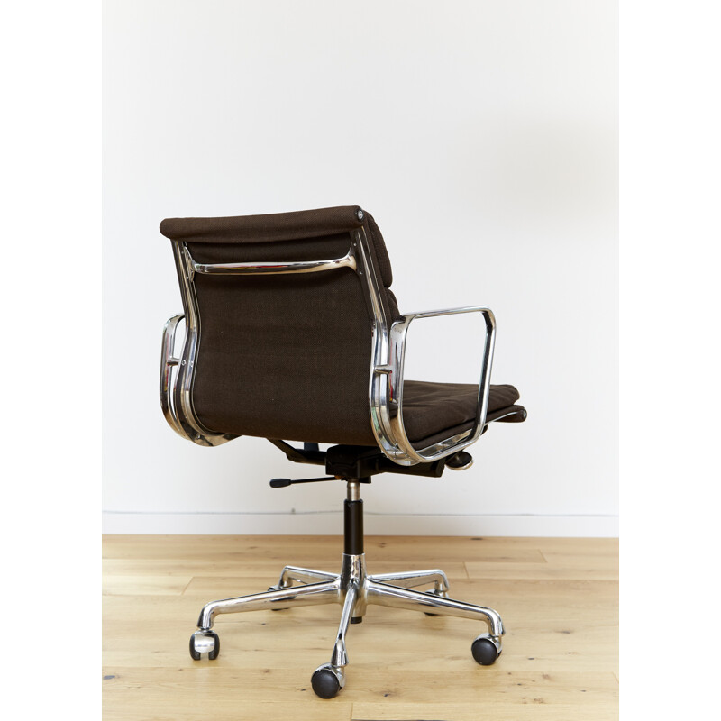 Vintage Ea217 office chair by Charles & Ray Eames for Herman MillerVitra