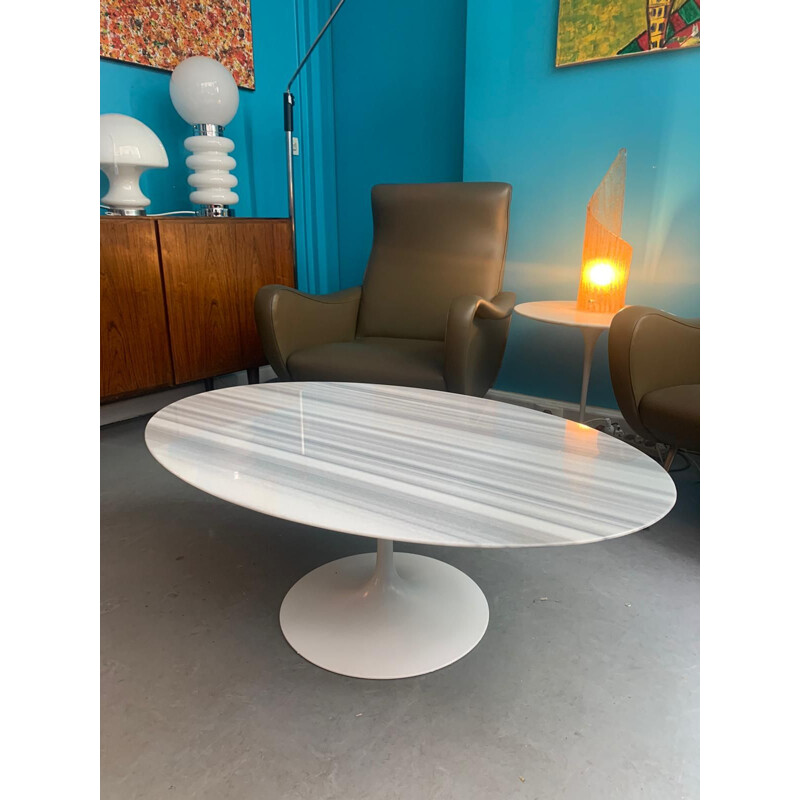 Vintage white marble coffee table by Eero Saarinen for Knoll