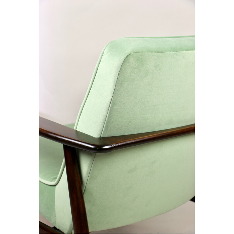 Fauteuil vintage vert clair Gfm63 par J.Kedziorek, 1970