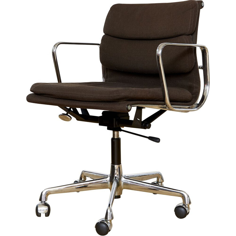 Vintage Ea217 office chair by Charles & Ray Eames for Herman MillerVitra