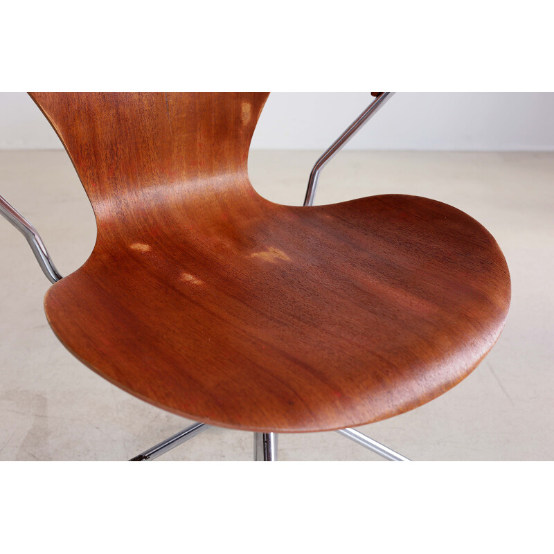 Vintage office chair by Arne Jacobsen for Fritz Hansen, Denmark 1968