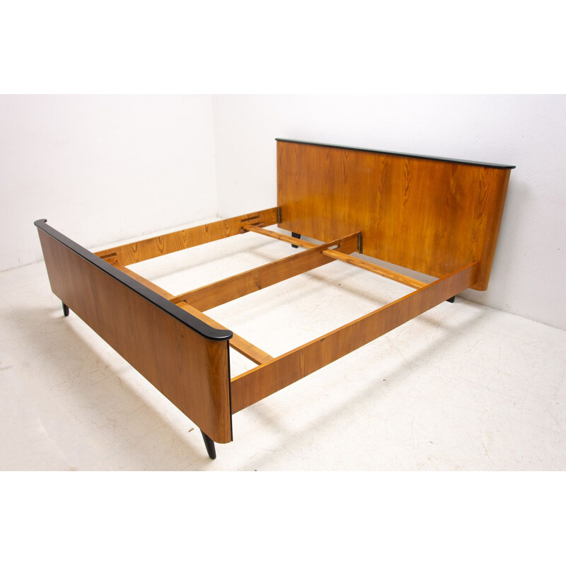 Functionalist vintage double bed by Jindřich Halabala for Up Závody, 1950s