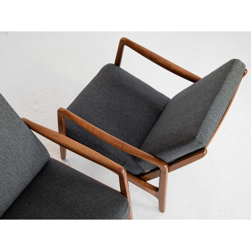 Mid century Danish pair of armchairs in beechwood by Ole Wanscher for France & Daverkosen, 1960s