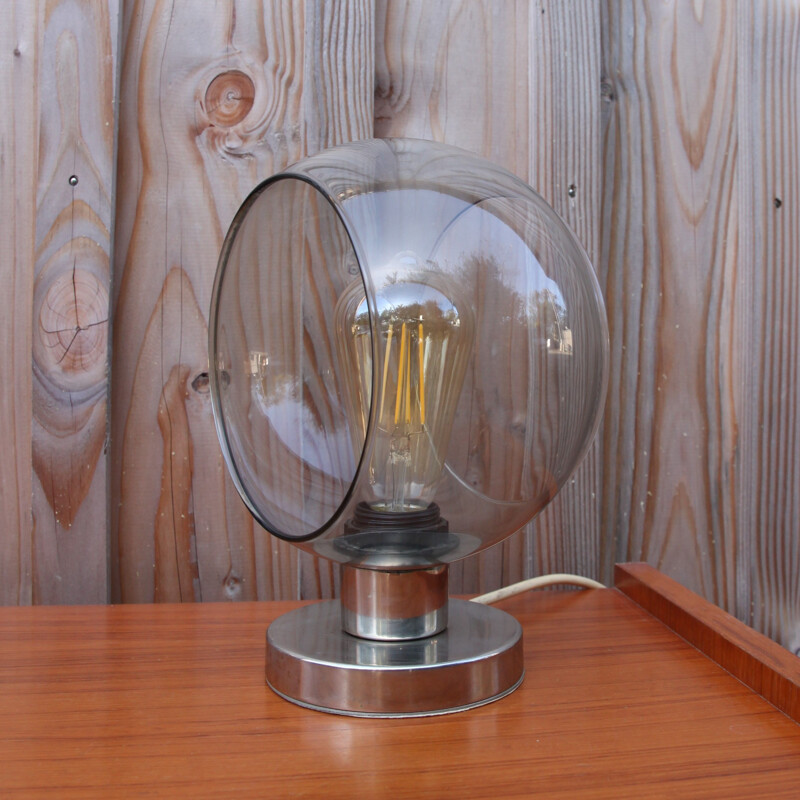 Vintage Space Age lamp in gerookt glas met metalen voet