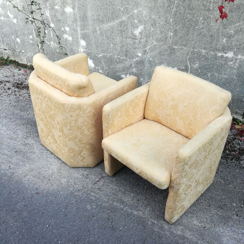 Paire de fauteuils vintage cubiste en tissu à motifs