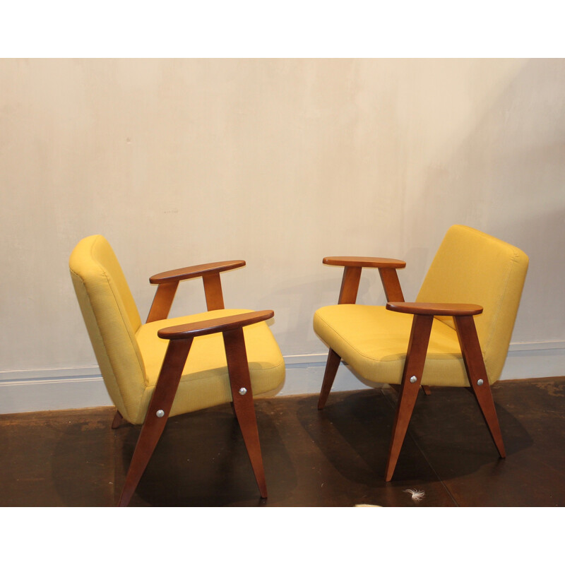 Pair of mustard yellow armchairs in oak, Jozef CHIEROSWKI - 1960s