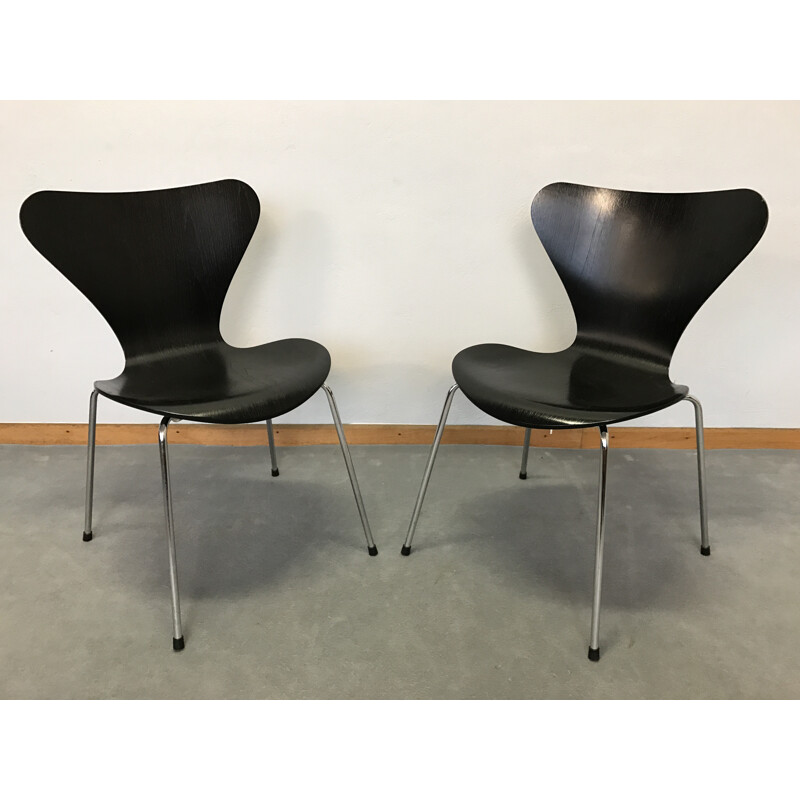 Set of 6 Fritz Hansen chairs in black wood and steel, Arne JACOBSEN - 1990s