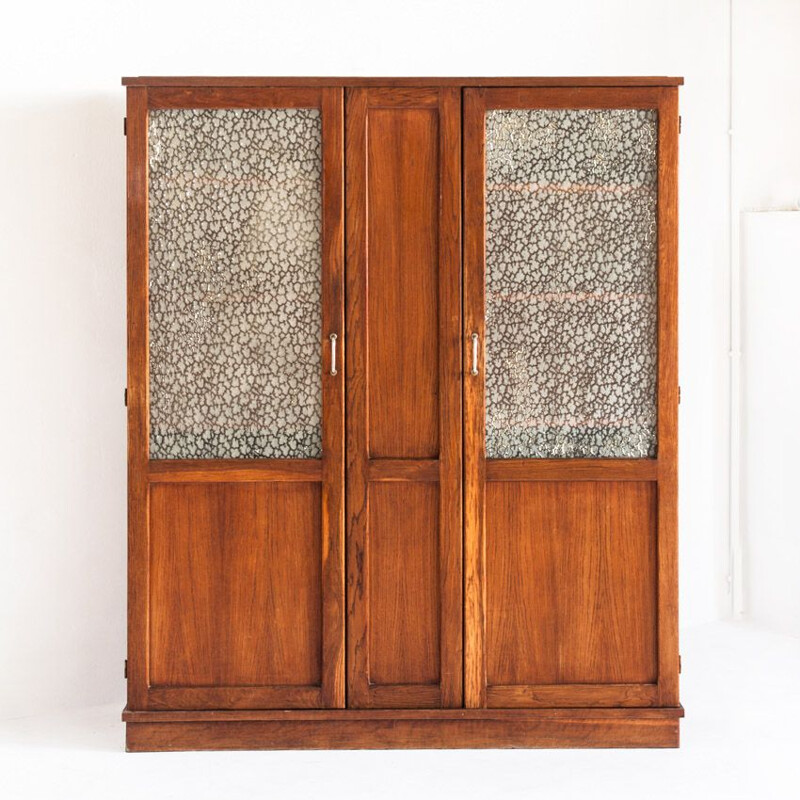 Vintage oakwood cabinet with two doors and four adjustable shelves, France 1940