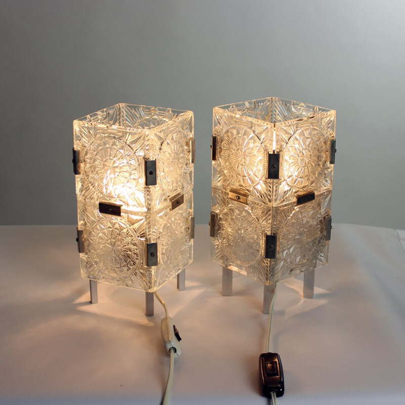Pareja de lámparas de sobremesa vintage de cristal de Kamenicky Senov, Checoslovaquia 1970