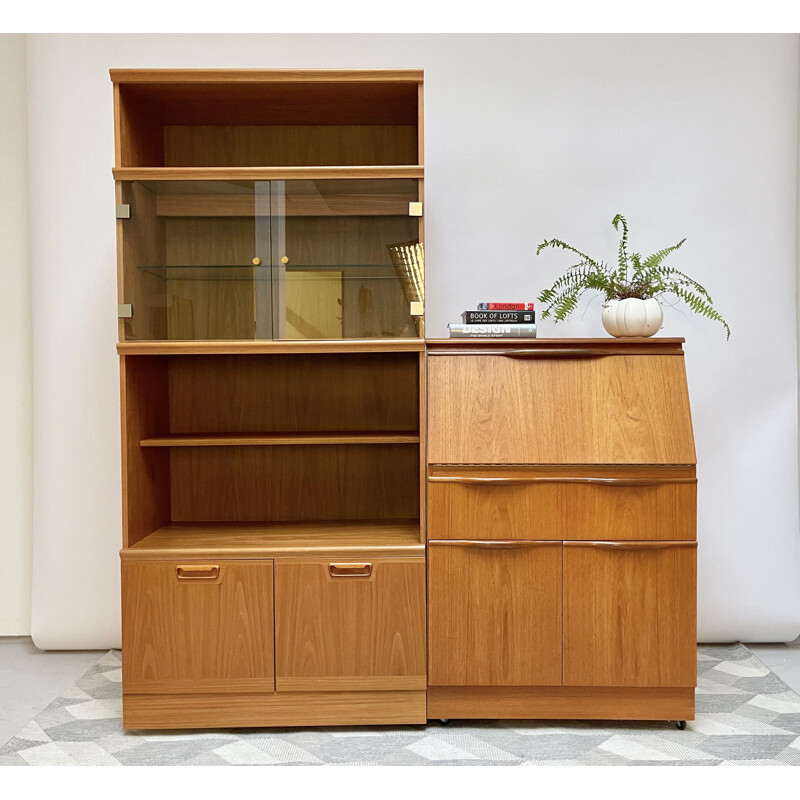 Vintage display cabinet on 4 castor wheels, 1970-1980