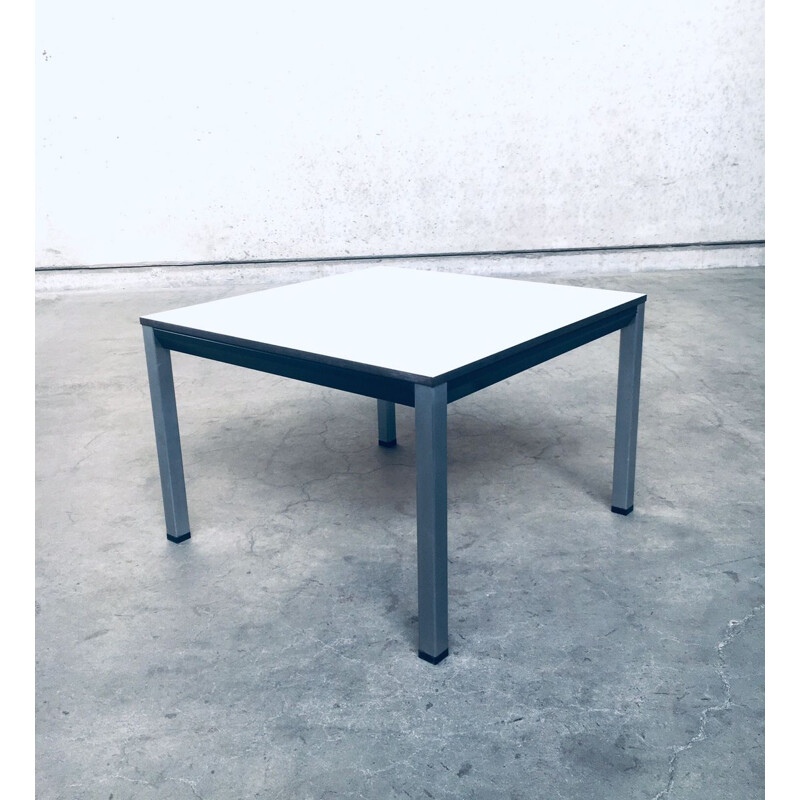 Tavolino vintage quadrato sfaccettato con struttura in metallo nero di Friso Kramer per Ahrend De Cirkel, 1970
