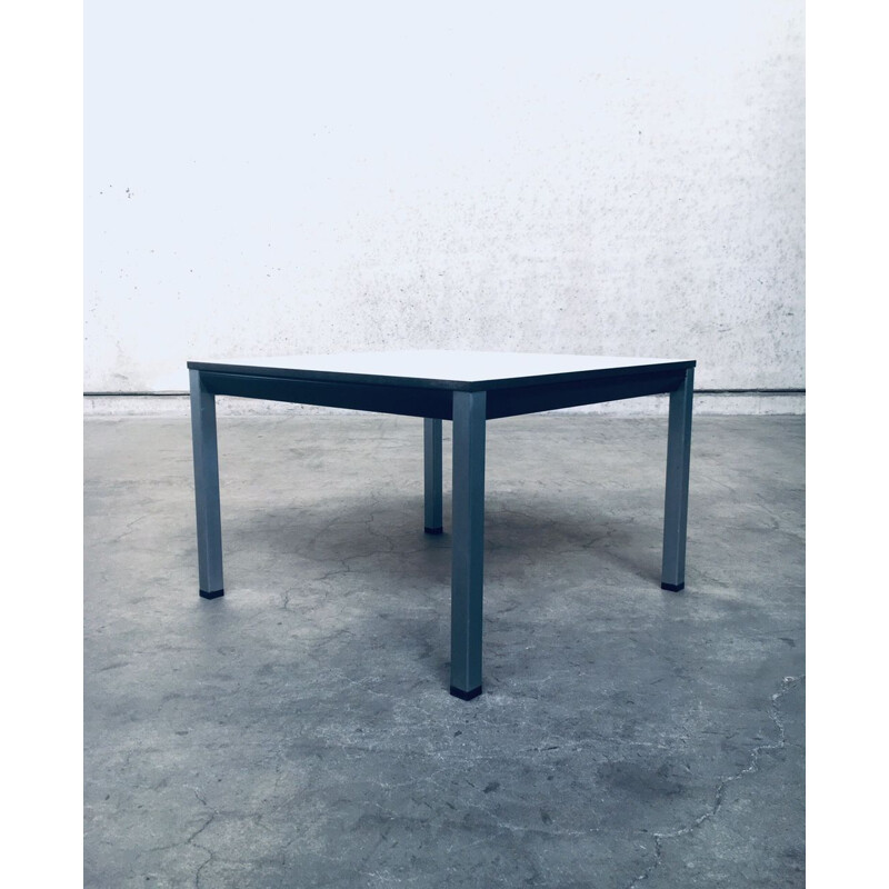 Tavolino vintage quadrato sfaccettato con struttura in metallo nero di Friso Kramer per Ahrend De Cirkel, 1970