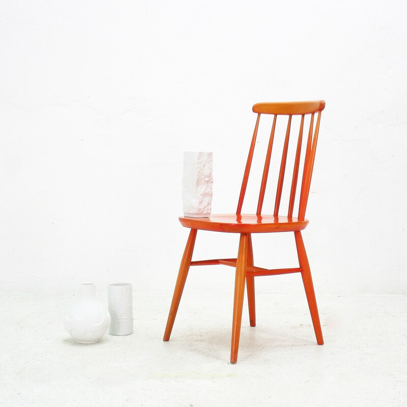 Chaise de bistrot orange en bois - 1950