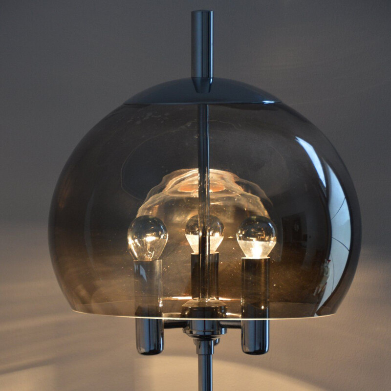 Lampada da tavolo vintage in vetro fumé e cromo di Doria Leuchten, Germania 1960