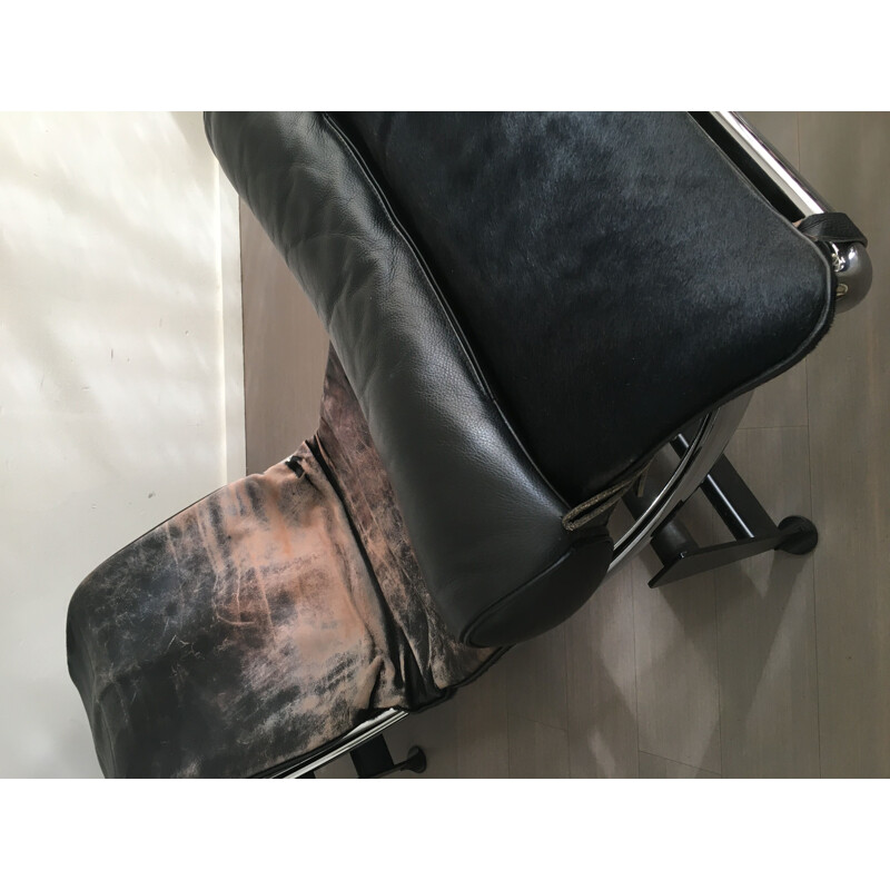 Fauteuil lounge vintage Cassina en cuir par Le Courbier