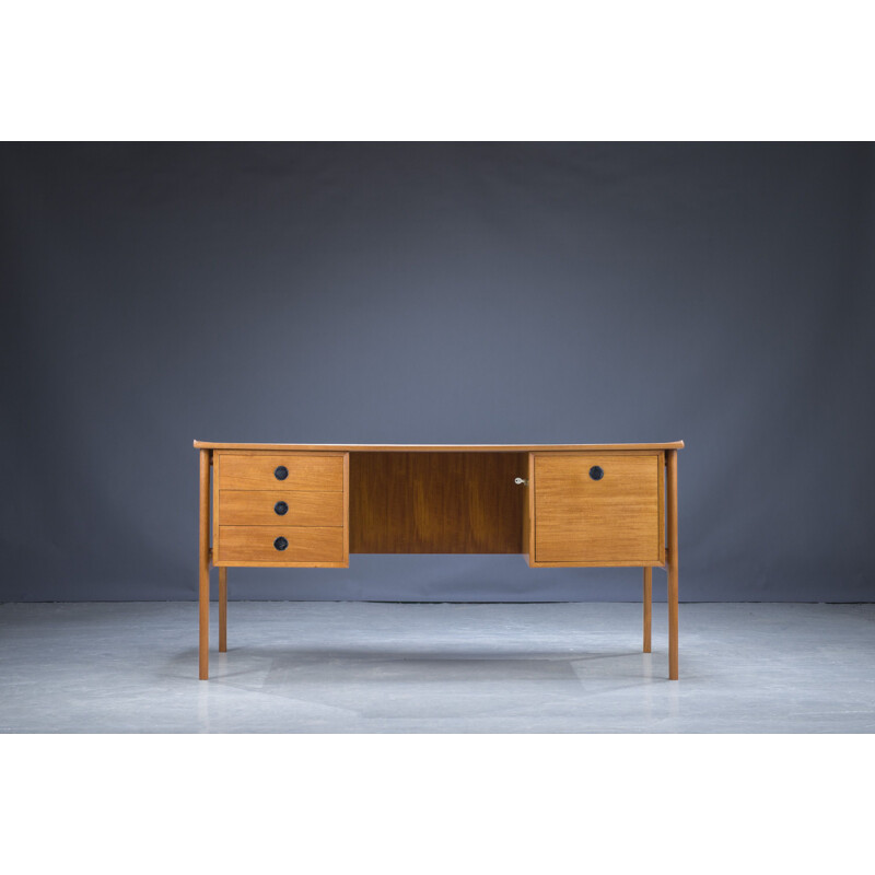 Mid-century Danish desk by Dyrlund, 1960s