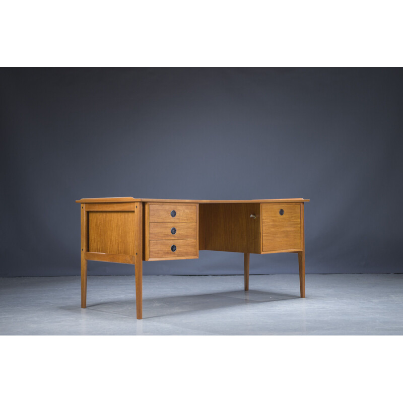 Mid-century Danish desk by Dyrlund, 1960s