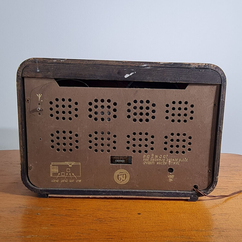 Radio Avala 55 vintage par Nikola Tesla, 1950