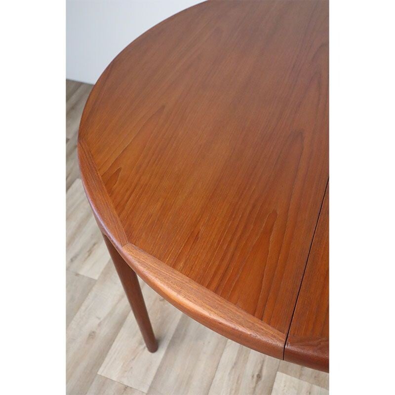 Scandinavian vintage teak table by Ib Kofod Larsen for Faarup Mobelfabrik, 1960