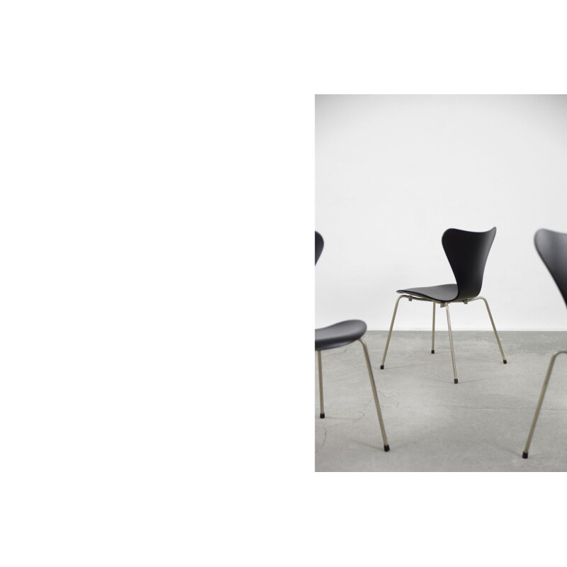 Set of 4 vintage Danish chairs by Arne Jacobsen for Fritz Hansen, 1950s