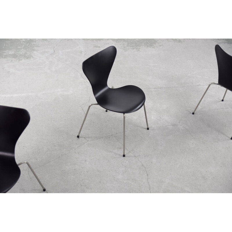 Set of 4 vintage Danish chairs by Arne Jacobsen for Fritz Hansen, 1950s