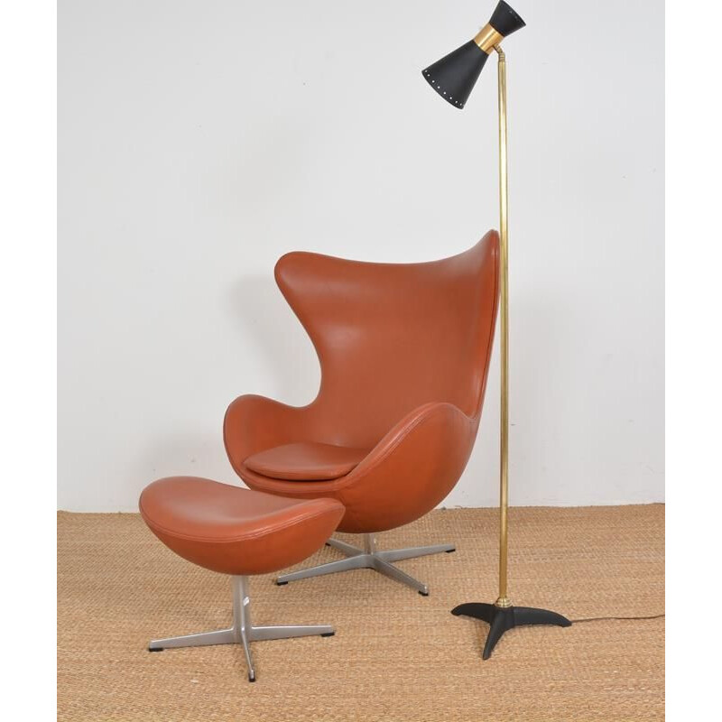 Vintage Egg armchair and footrest by Arne Jacobsen for Fritz Hansen