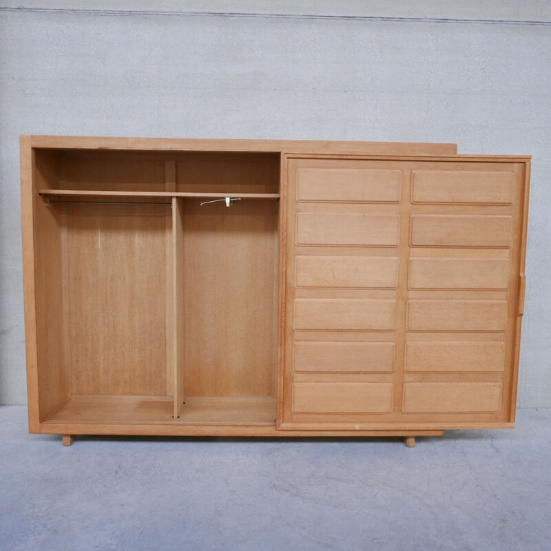 Oakwood mid-century cabinet with two sliding doors by Guillerme et Chambron, France 1960s