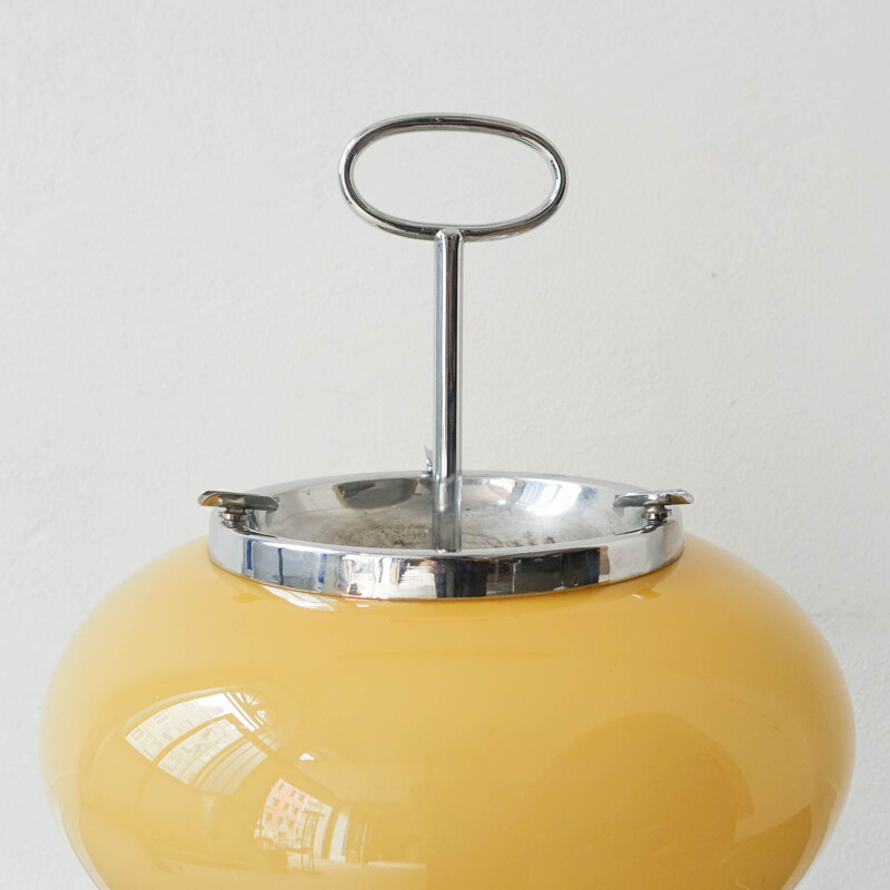 Vintage Portugese asbaklamp in geel opaline glas, 1960