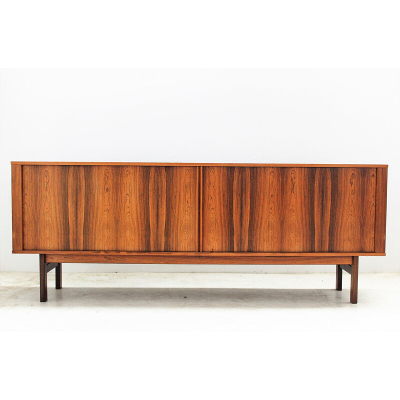 Enfilade vintage scandinave en palissandre par Henning Kjaernulf pour Bruno Hansen