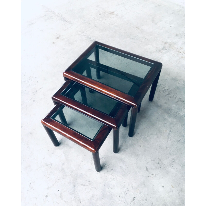 Tables gigognes vintage en noyer et verre, 1970